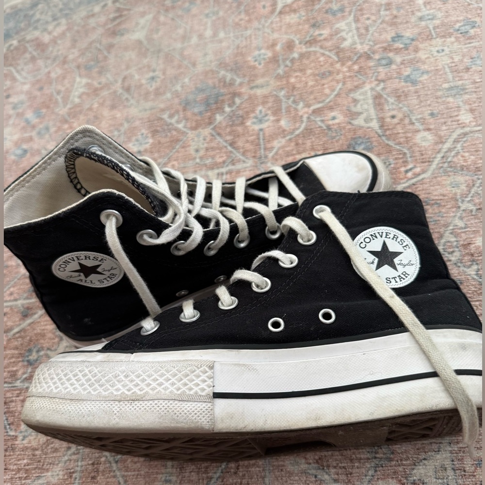 Platform high top converse black
Women’s size 6